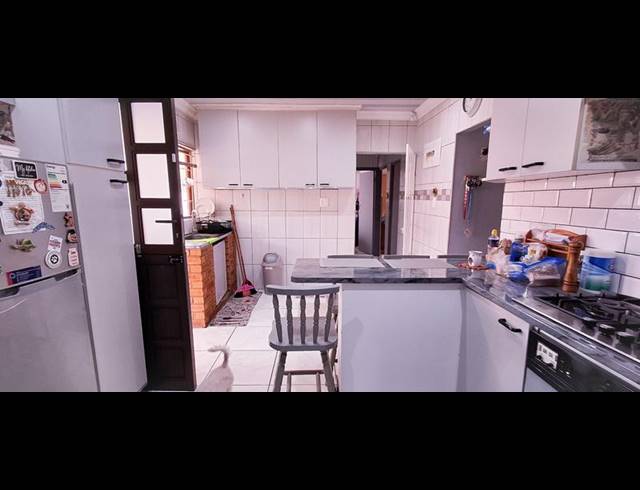 3 BEDROOM HOUSE FOR SALE IN PALMVIEW